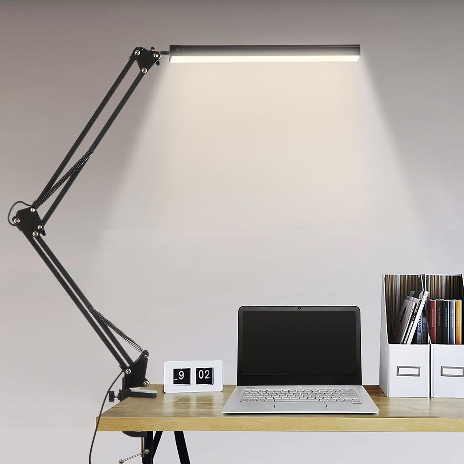 Desk lamp with adjustable brightness
