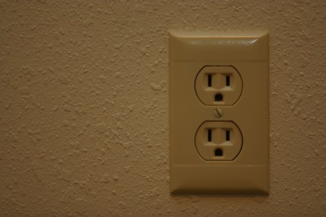 Plug another device into the same outlet to verify if it is working.
Use a different outlet to check if the issue persists.
