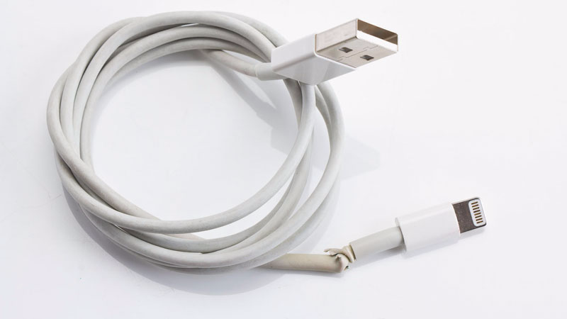 Unplug the USB cable from your iPhone and PC.
Inspect the USB cable for any signs of damage or fraying.